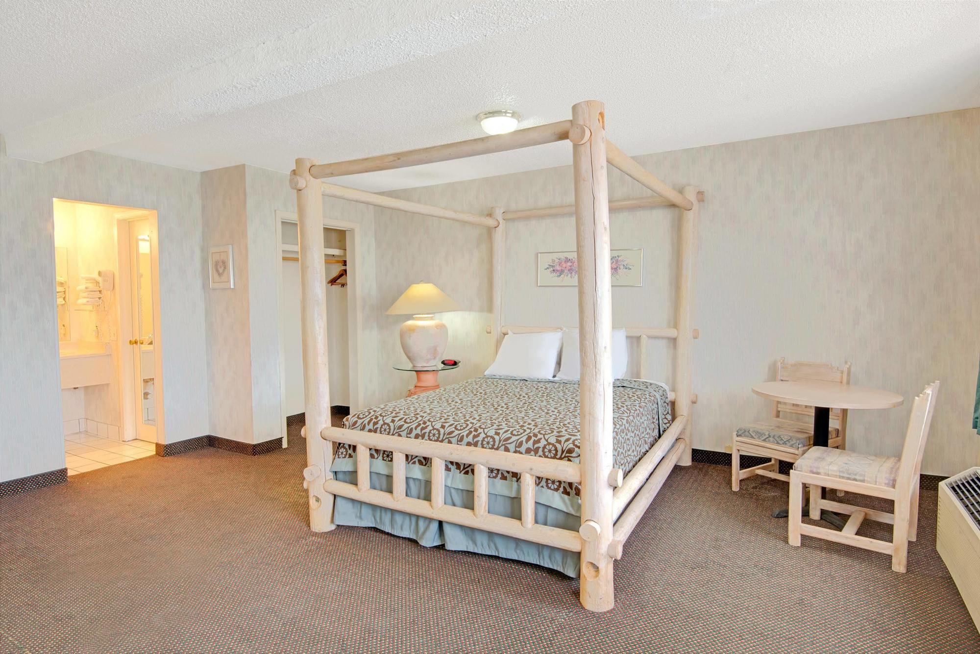 אלבוקרקי Midtown Inn & Suites מראה חיצוני תמונה